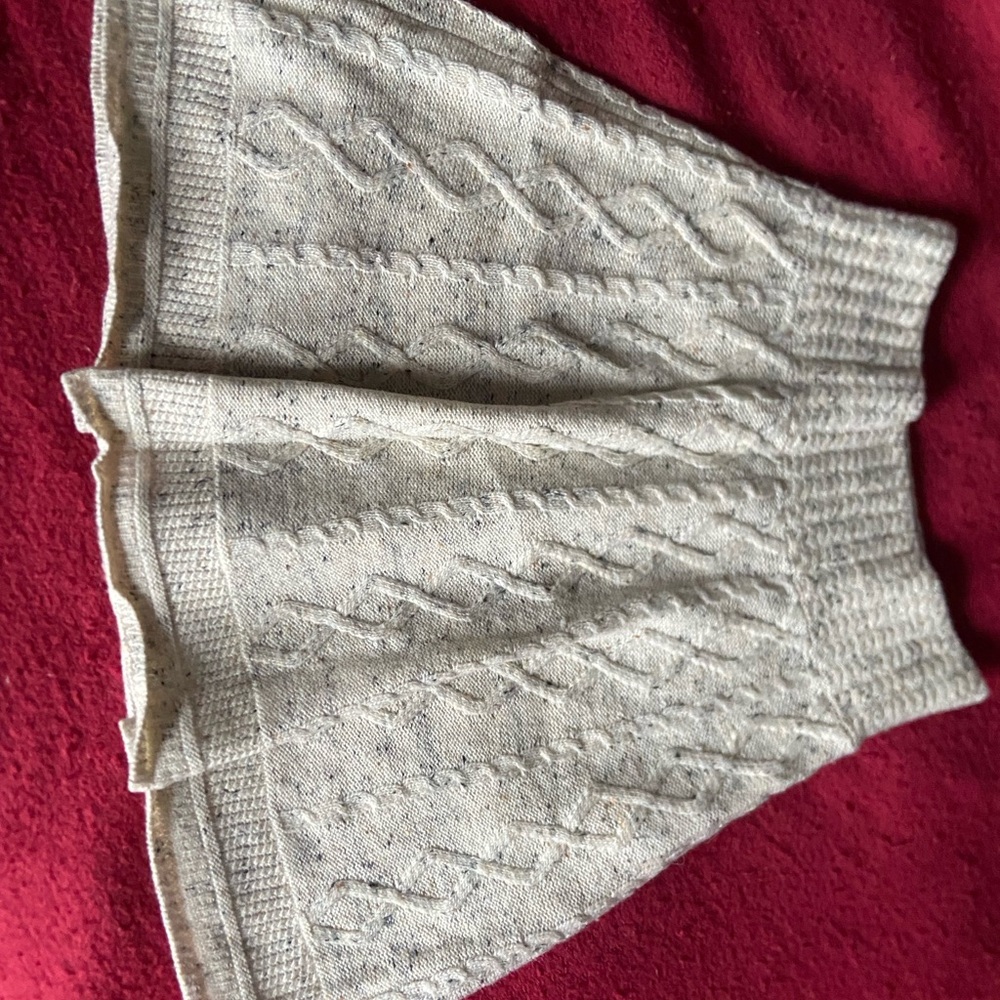 Elegant Cream Cable Knit Skirt